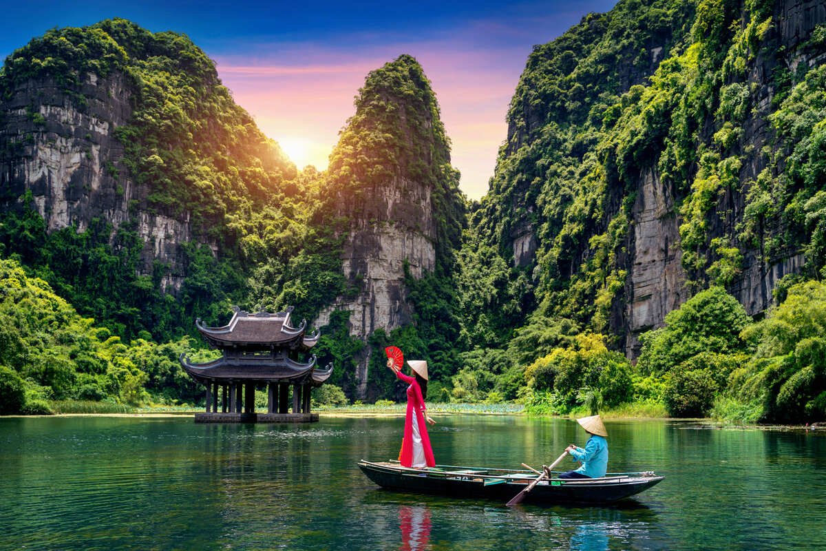 HANOI HALONG BAY 3 Nights 4 Days Tour Package HANOI HALONG BAY 3 Nights 4 Days Tour Package