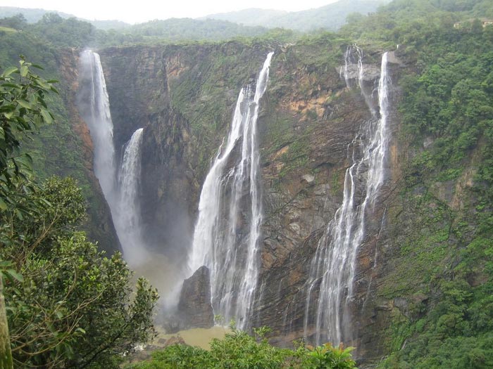 QUEEN OF HILLS PACHMARHI 3 NIGHTS & 4 DAYS TOUR PACKAGE